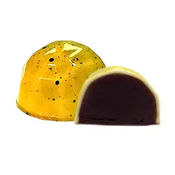 Bombón FRUTA DE LA PASIÓN y VAINILLA. Deliciosa ganache de chocolate con leche de almendra, fruta de la pasión y un toque de vainilla.
