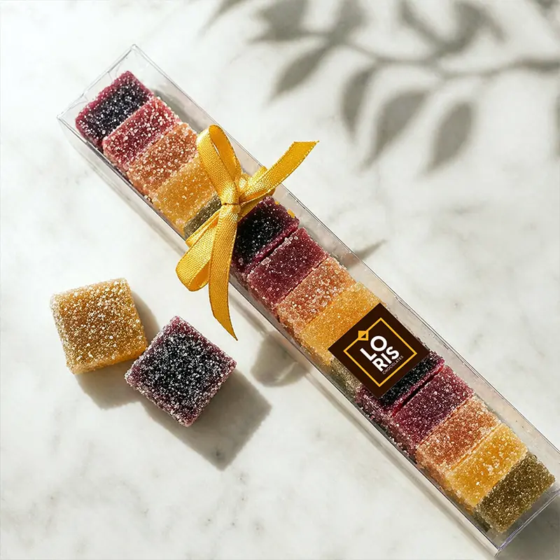 Paté de frutas con al menos 50% de fruta en cada porción. Sin aditivos ni conservantes artificiales, solo el sabor auténtico de la fruta.